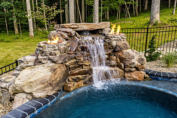12175 Forest Rd-2 WEB-144