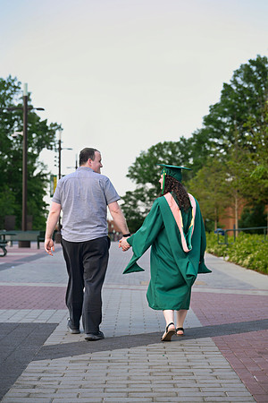 melanie Masters Grad 2023-127