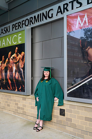 melanie Masters Grad 2023-124