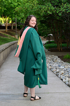 melanie Masters Grad 2023-116