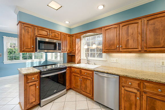 2232 Surrey Pl WEB-149