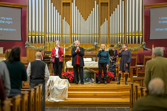 HUMC 2024 Christmas Eve 5 WEB-110