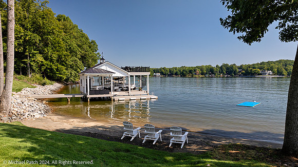 455 Oak Point Owner with Copyright-115