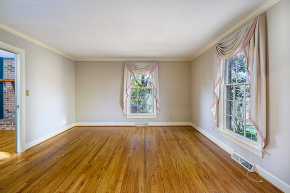 2232 Surrey Pl WEB-140