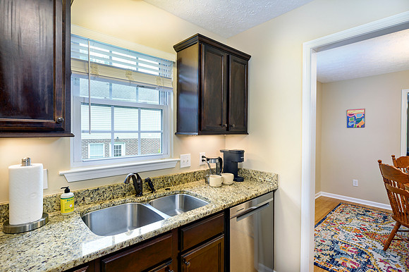 417 Wessex Rd WEB-122