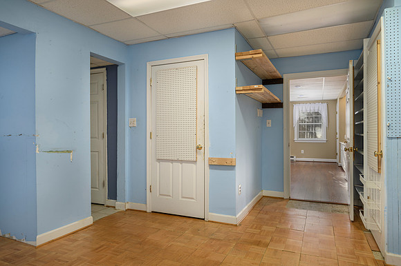 2232 Surrey Pl WEB-179