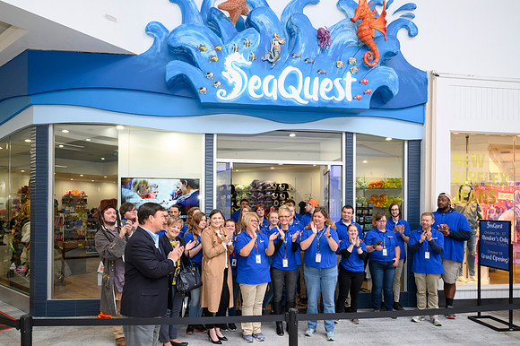 RR SeaQuest Opening PRINT-103