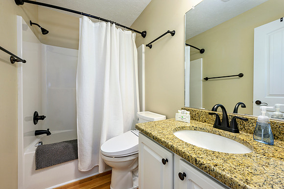 417 Wessex Rd WEB-153