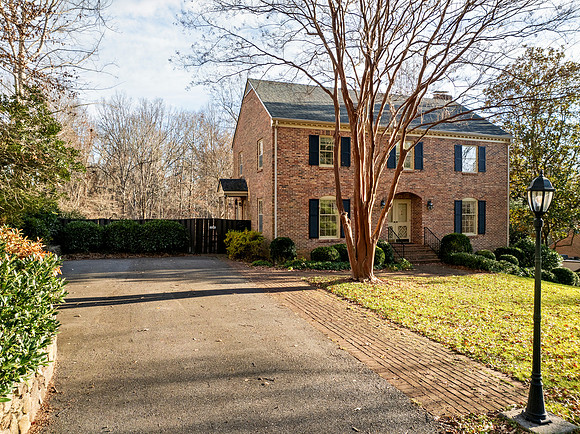 2232 Surrey Pl WEB-111