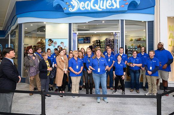 RR SeaQuest Opening PRINT-105