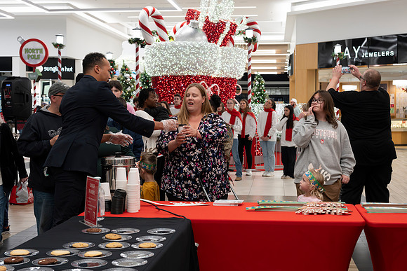 Santa Arrival 2024 PRINT-130