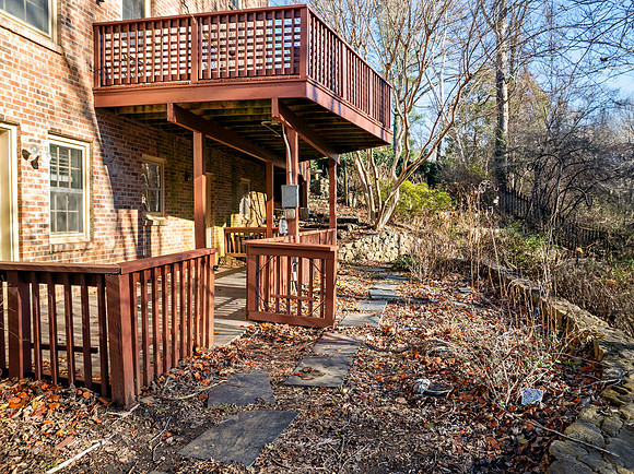 2232 Surrey Pl WEB-129