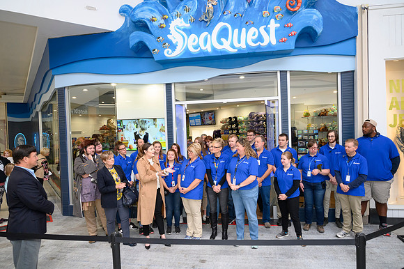 RR SeaQuest Opening PRINT-108