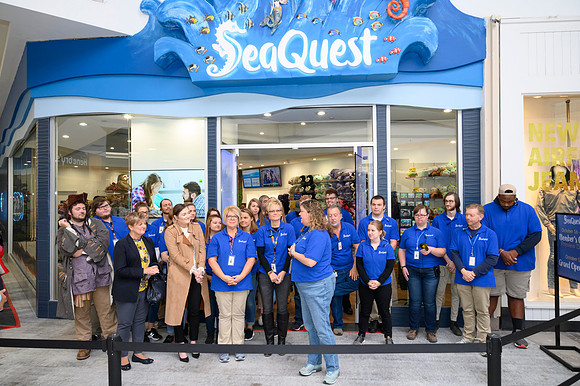 RR SeaQuest Opening PRINT-106
