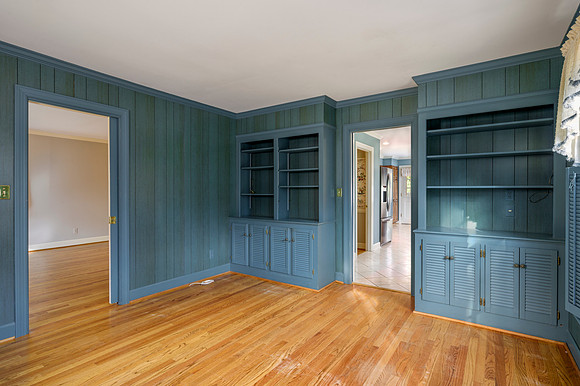 2232 Surrey Pl WEB-155