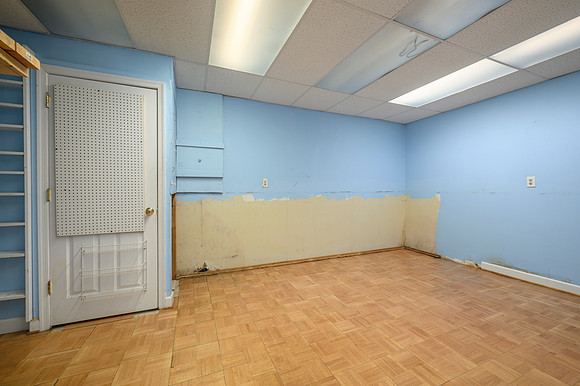 2232 Surrey Pl WEB-177