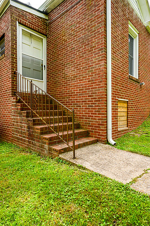 211 Holbrook WEB-129