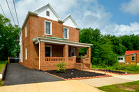 211 Holbrook