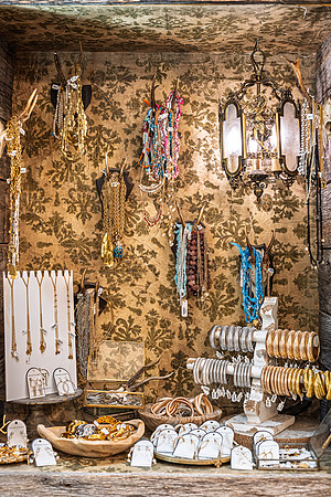 Seven and James Store WEB-181