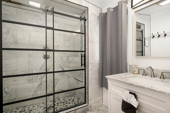 211 Holbrook WEB-146