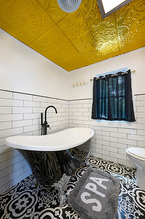 211 Holbrook WEB-158