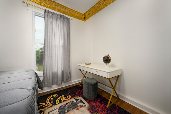 211 Holbrook WEB-152