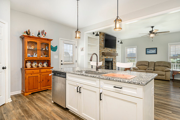 1169 Mountain Creek Ln WEB-136