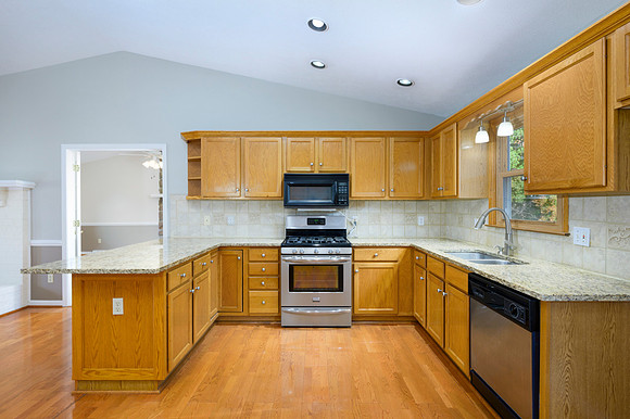 518 Elmwood WEB-154