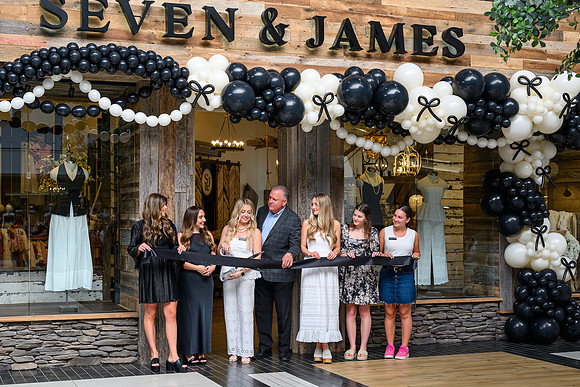 Seven and James Store WEB-126