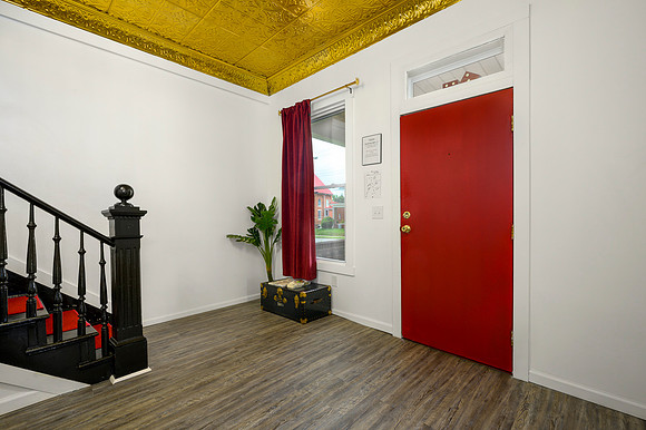 211 Holbrook WEB-130