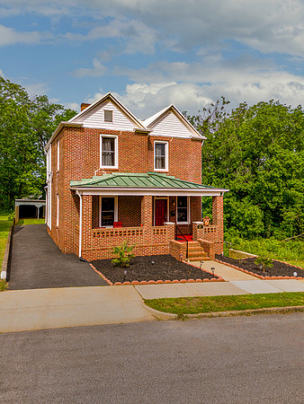 211 Holbrook WEB-107
