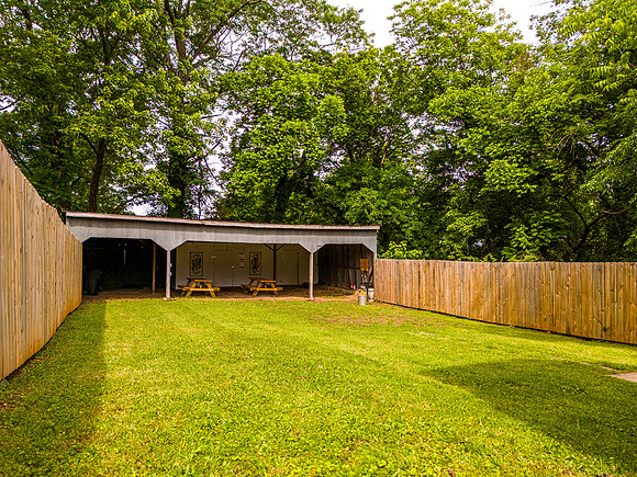 211 Holbrook WEB-123