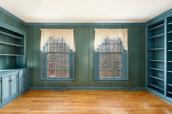 2232 Surrey Pl WEB-153