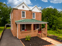 211 Holbrook WEB-110