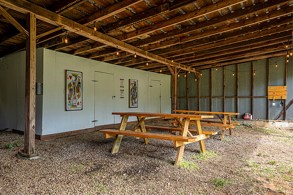 211 Holbrook WEB-126