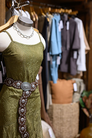 Seven and James Store WEB-163