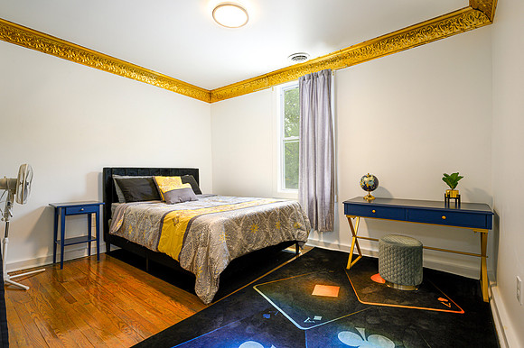 211 Holbrook WEB-156