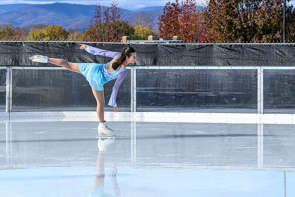 RR Ice Rink Show 11-23-24 PRINT-150