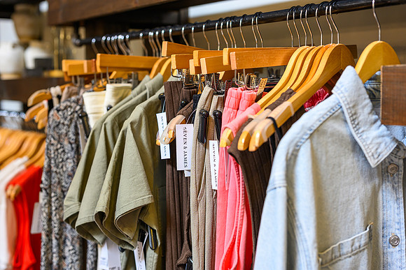 Seven and James Store WEB-174