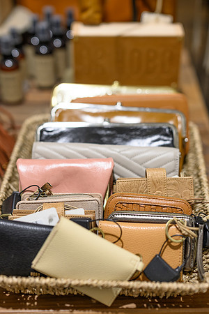 Seven and James Store WEB-167