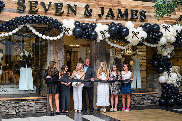 Seven and James Store WEB-127